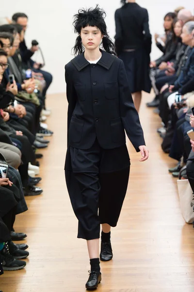 Look 28